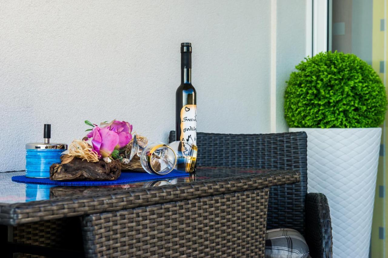Apartment Nino Podstrana