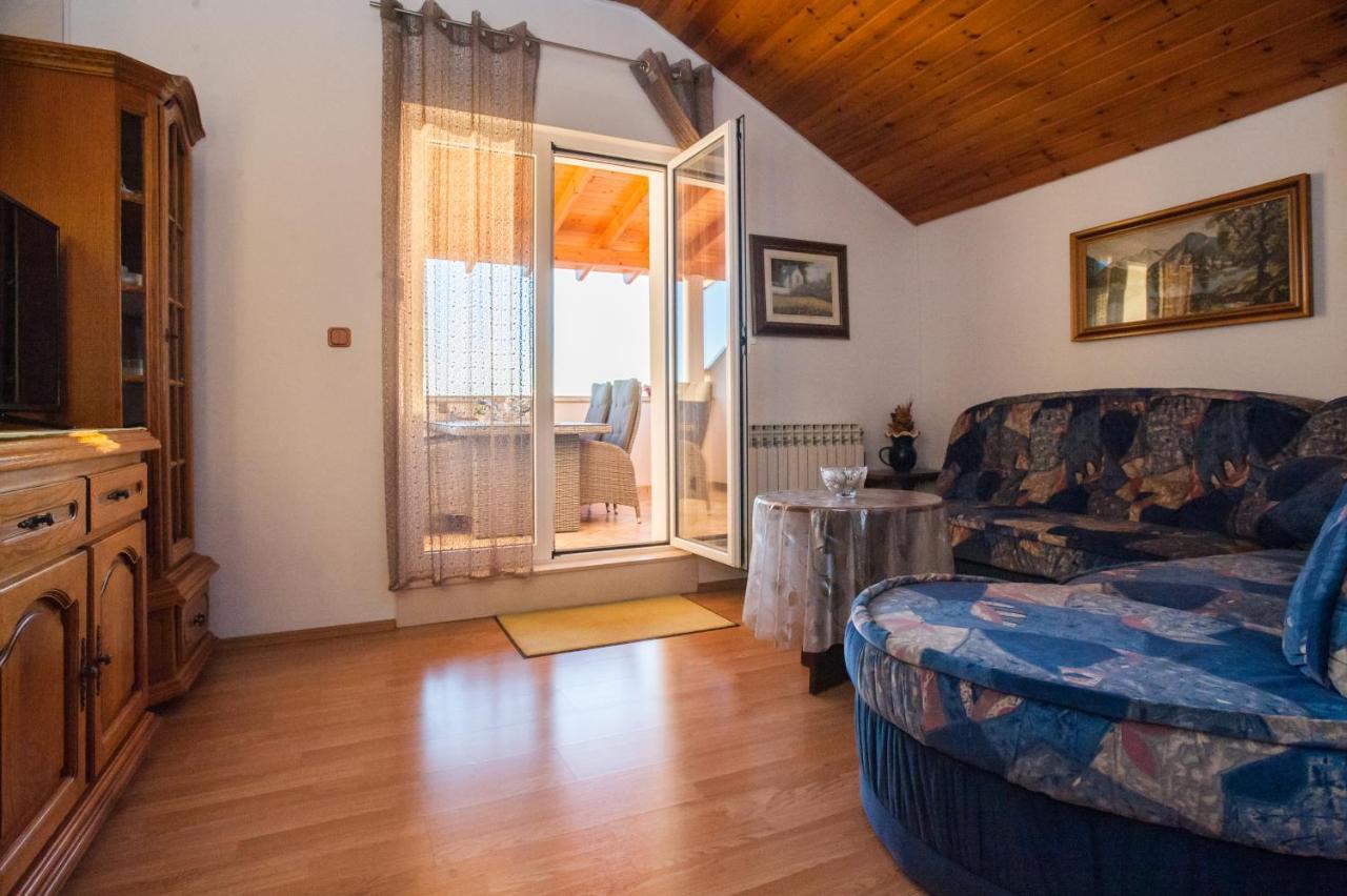 Nino Apartment *