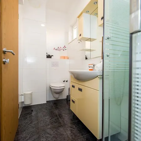 Apartments Nino Podstrana Exterior photo