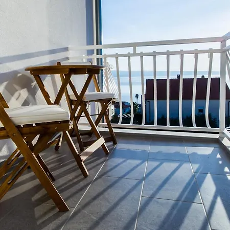 Apartments Nino Podstrana Exterior photo