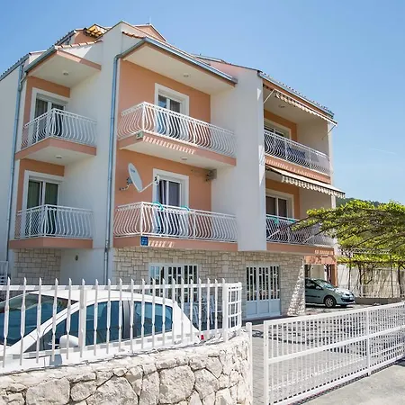 Apartments Nino Podstrana Exterior photo